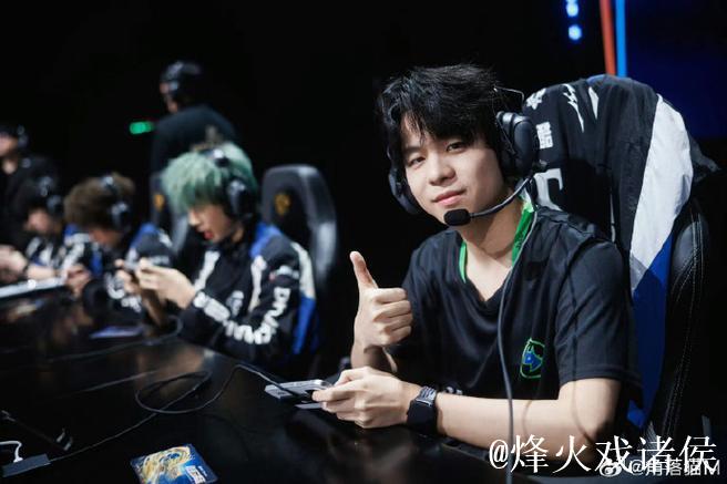 久酷苏烈大招收下安琪拉,轩染关羽再次顶回狂铁击杀 久酷苏烈大招收下安琪拉,轩染关羽再次顶回狂铁击杀