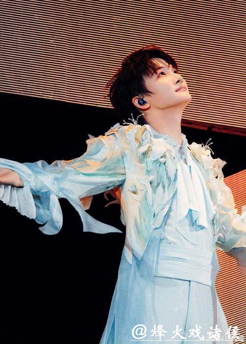 从登高赏雪到跨年演唱会 2026元旦年轻人更爱这么玩